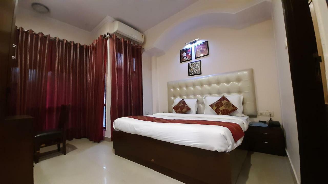 Krishna Inn New Delhi Bagian luar foto